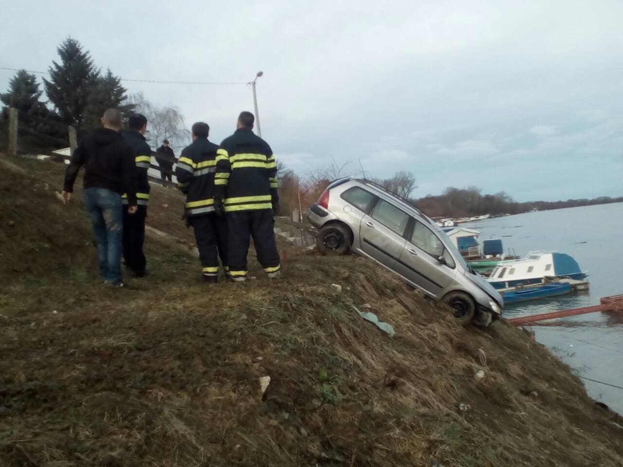 Automobil sletio u rijeku Savu, nema povrijeđenih