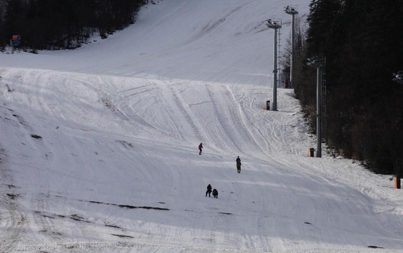 Veliki broj posjetilaca na Bjelašnici i Igmanu, idealni uvjeti za skijanje