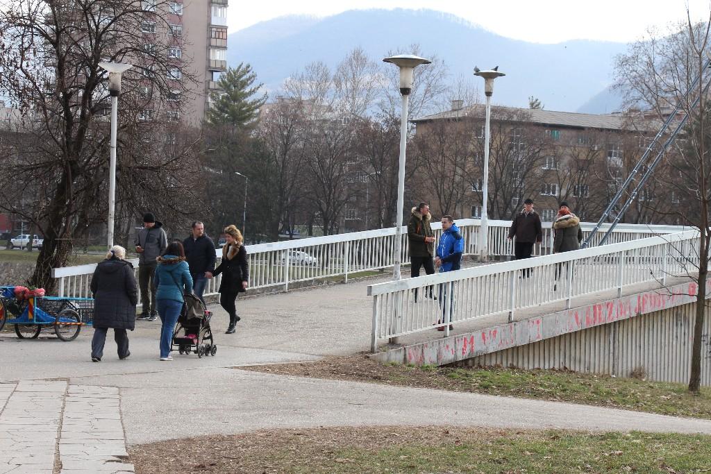 Brojni Zeničani na ulicama - Avaz