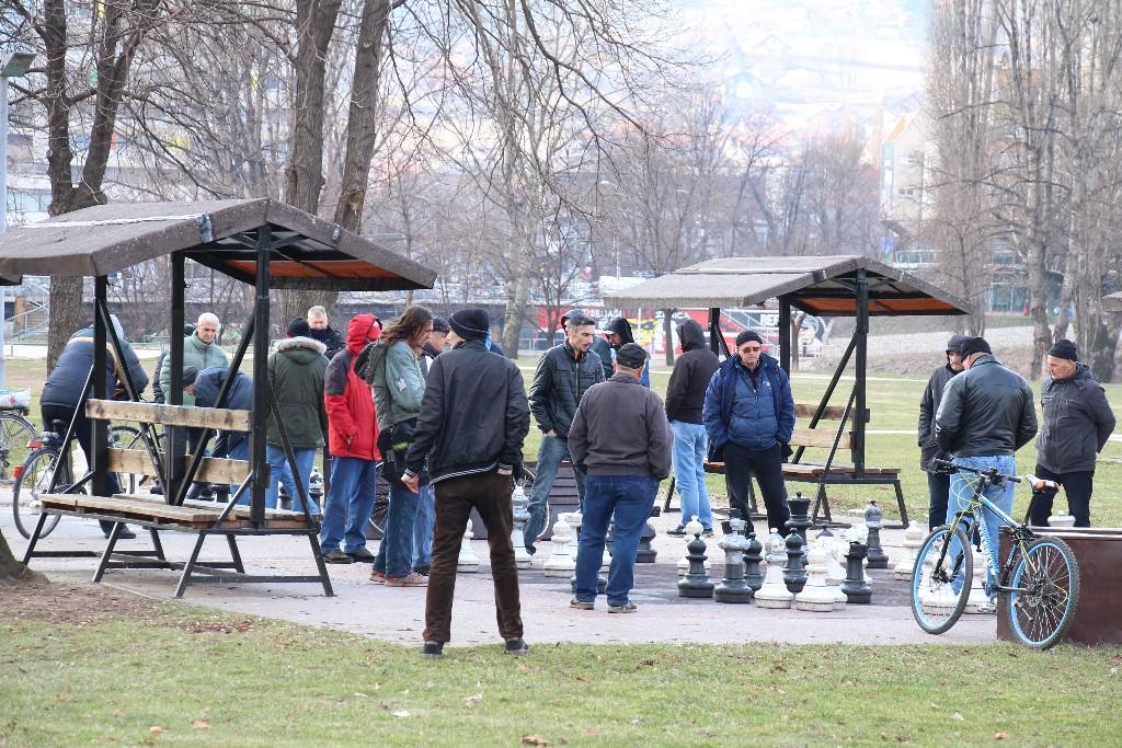 Brojni Zeničani na ulicama - Avaz