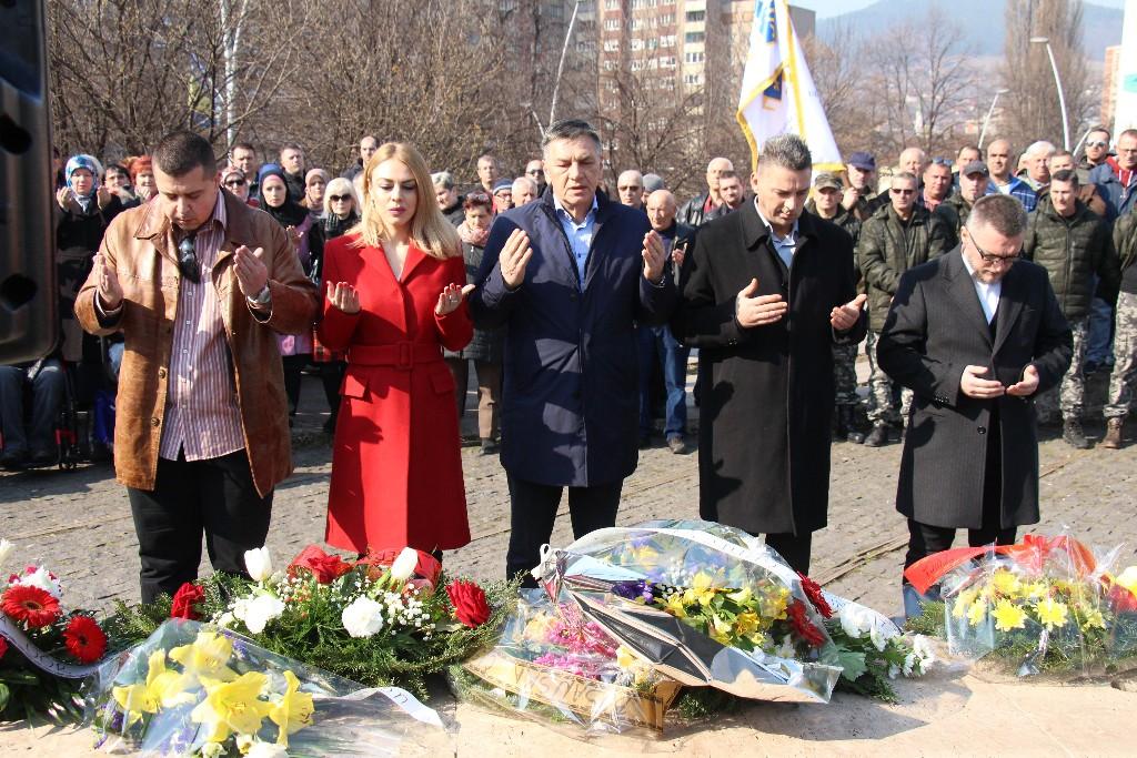 Odavanjem počasti i polaganjem cvijeća obilježen Dan nezavisnosti u Zenici