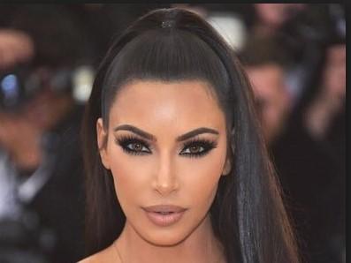 Kim Kardašijan pokazala lice bez šminke, ne izgleda nimalo dobro