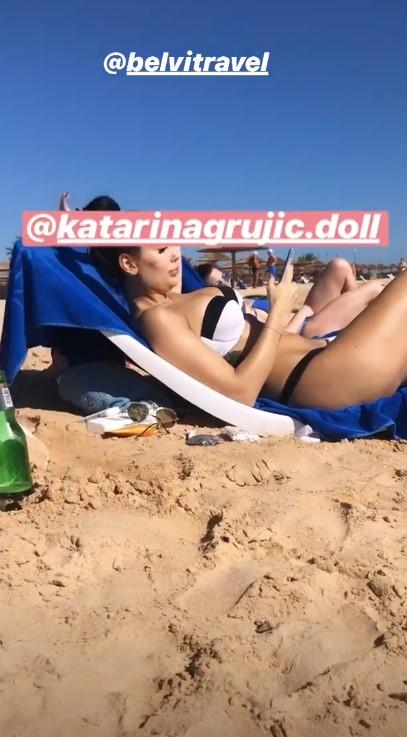 Katarina Grujić i Edita Aradinović zajedno uživaju u sunčanju na plaži - Avaz