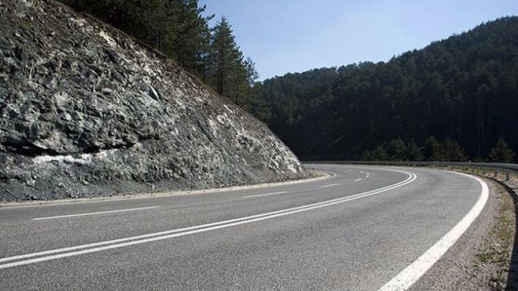 U većem dijelu BiH saobraća se po pretežno suhom i mjestimično vlažnom kolovozu