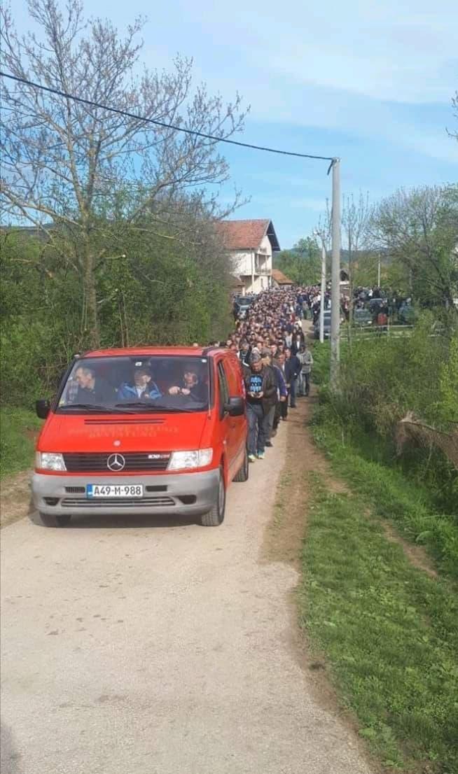 Stotine ljudi se oprostilo od Ismeta - Avaz