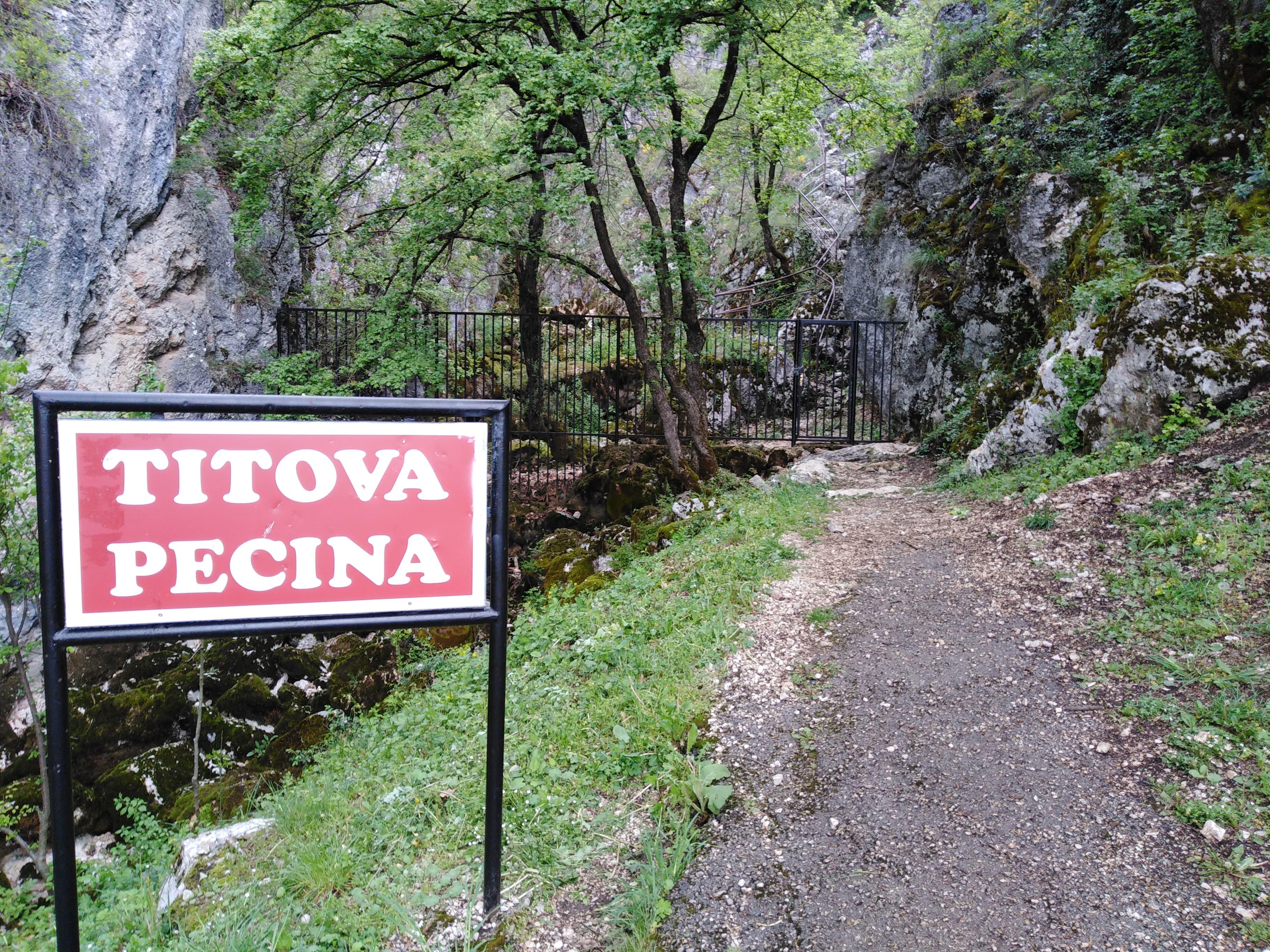 Kapija na ulazu u pećinu zaključana - Avaz