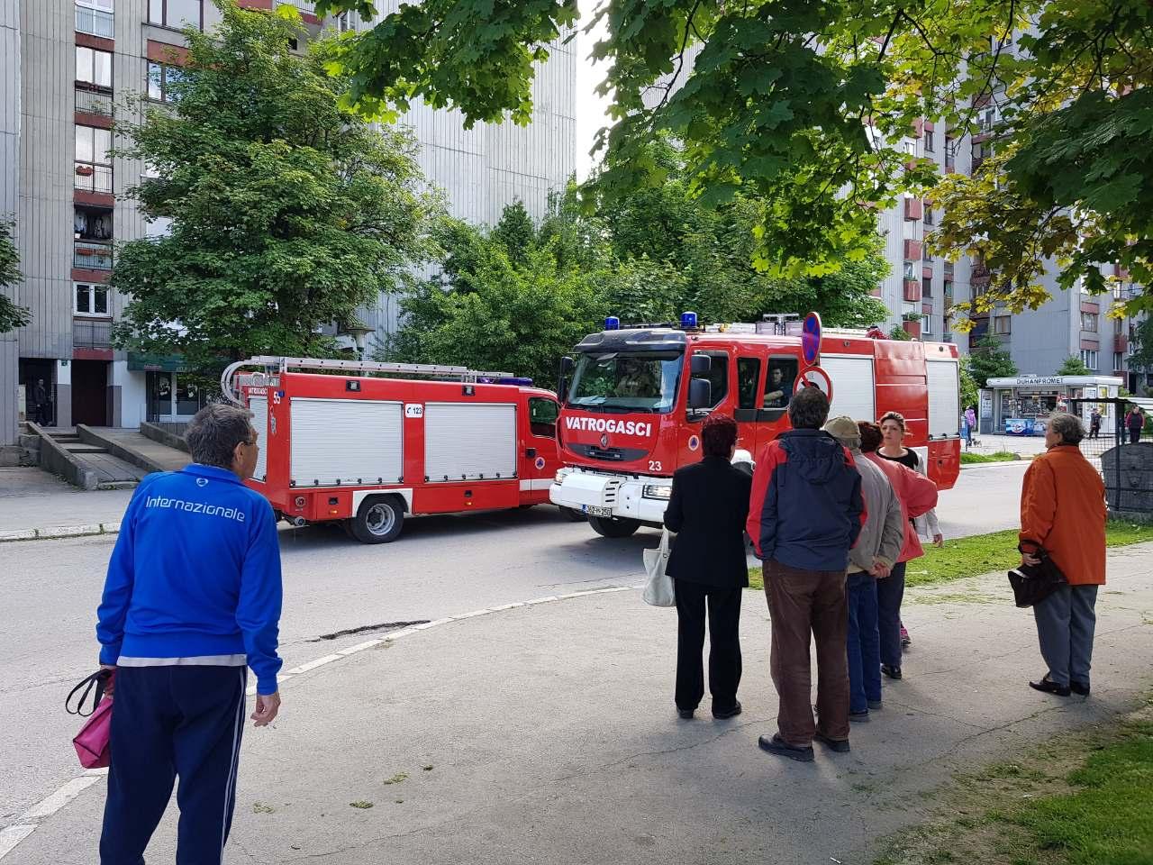 Požar na Alipašinom Polju: Gorio stan, žena zadobila lakše povrede