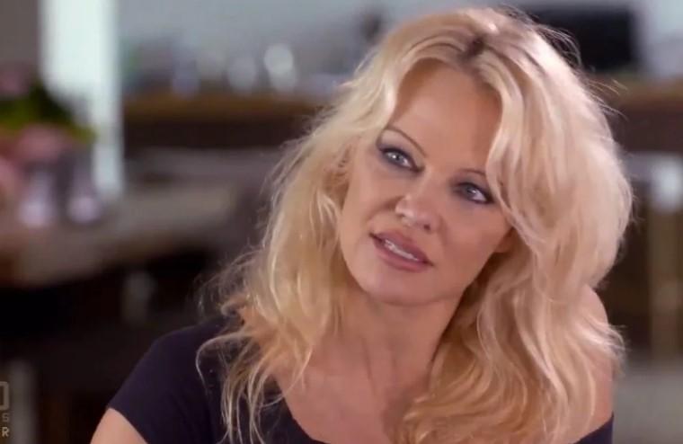 Pamela Anderson: Moj prijatelj Asanž je razapet, gdje si sada Amal Kluni