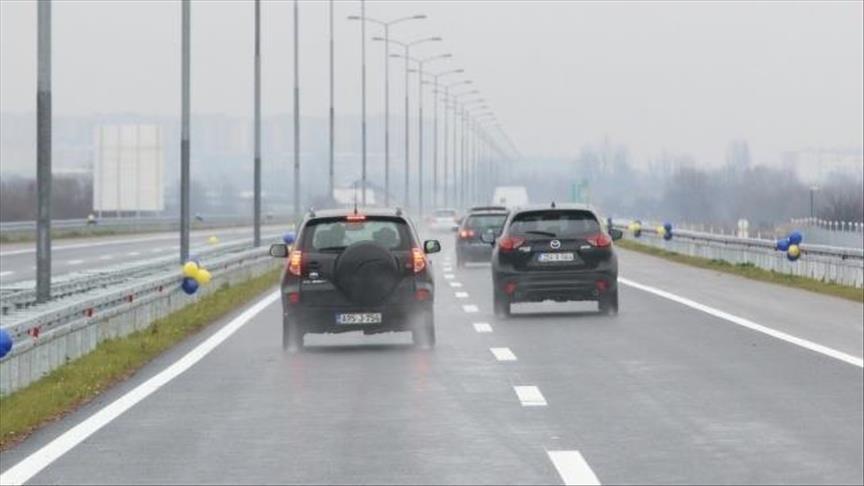 Saobraćaj se jutros uBiH odvija  po mjestimično vlažnim kolovozima - Avaz