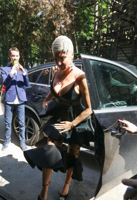 Jelena Karleuša: Stigla na snimanje polufinalne emisije - Avaz