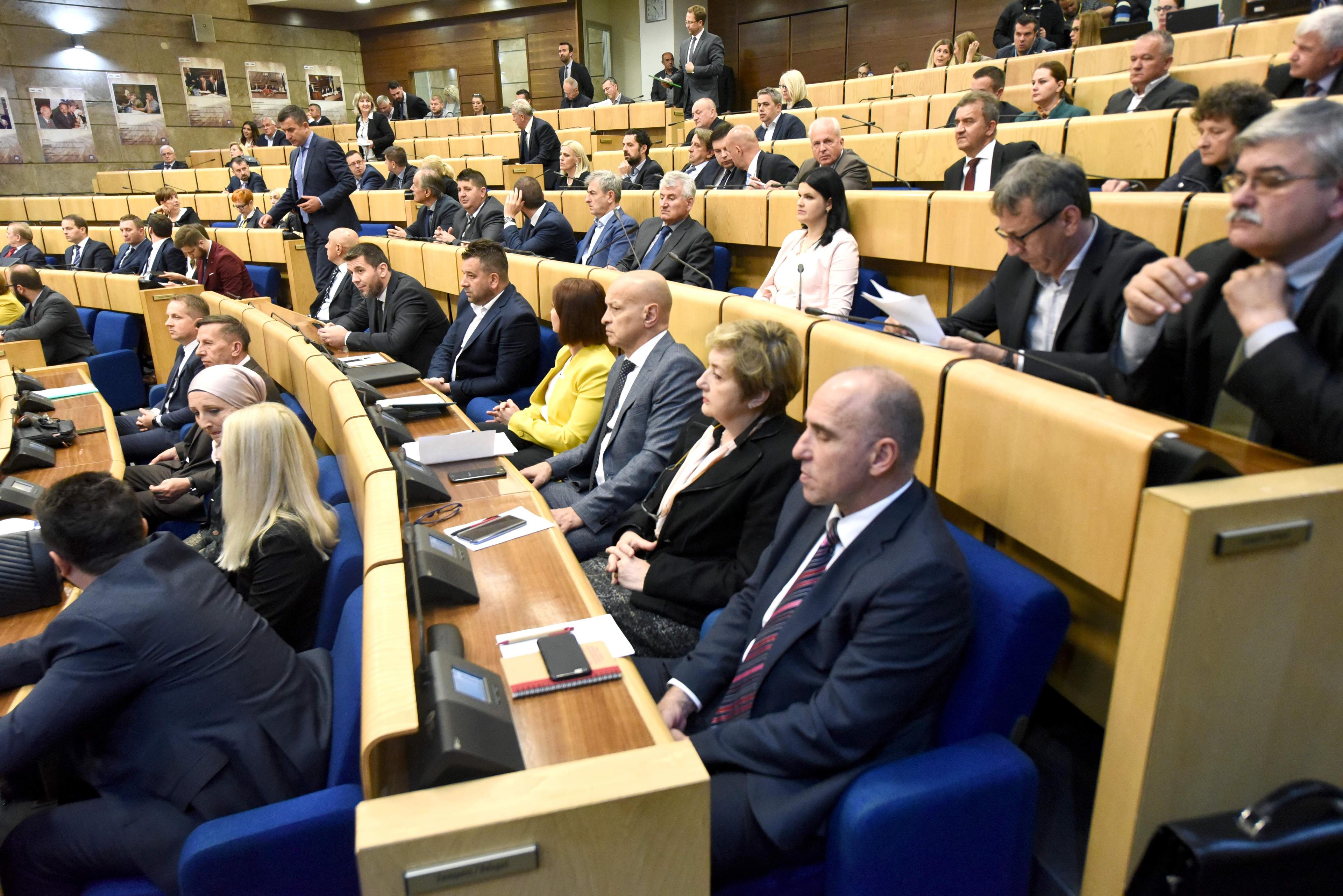 Zastupnici raspravljaju o svojim zakonima