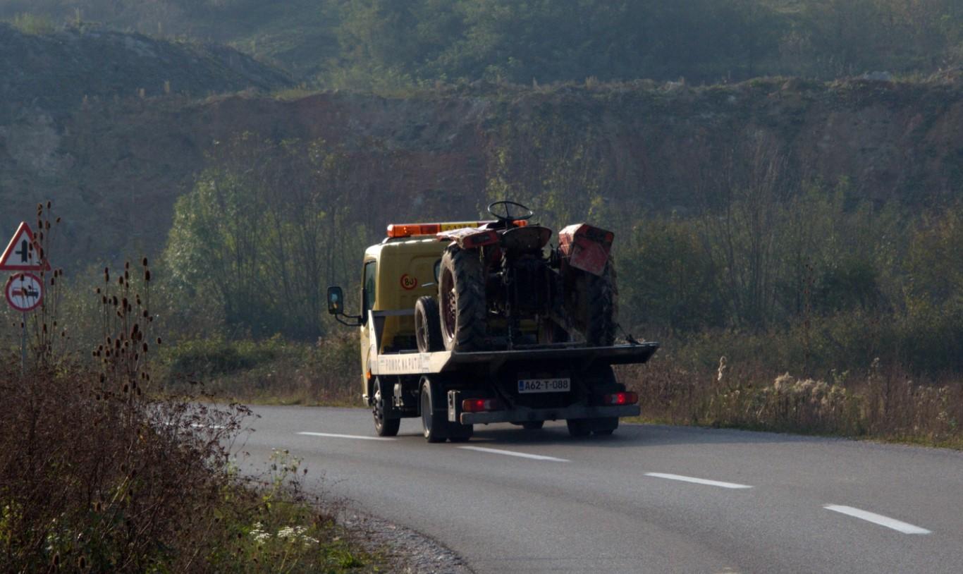 Tragedija u Prijedoru: Mladić pao s traktora i poginuo