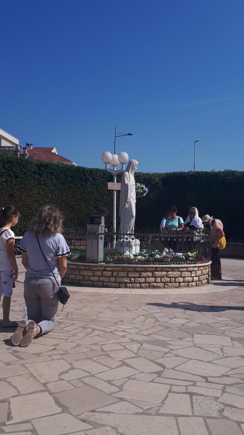 Veliki broj hodočasnika u Međugorju - Avaz