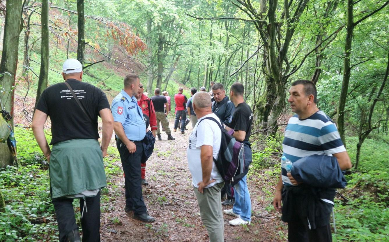 Učesnici "Marša mira" - Avaz