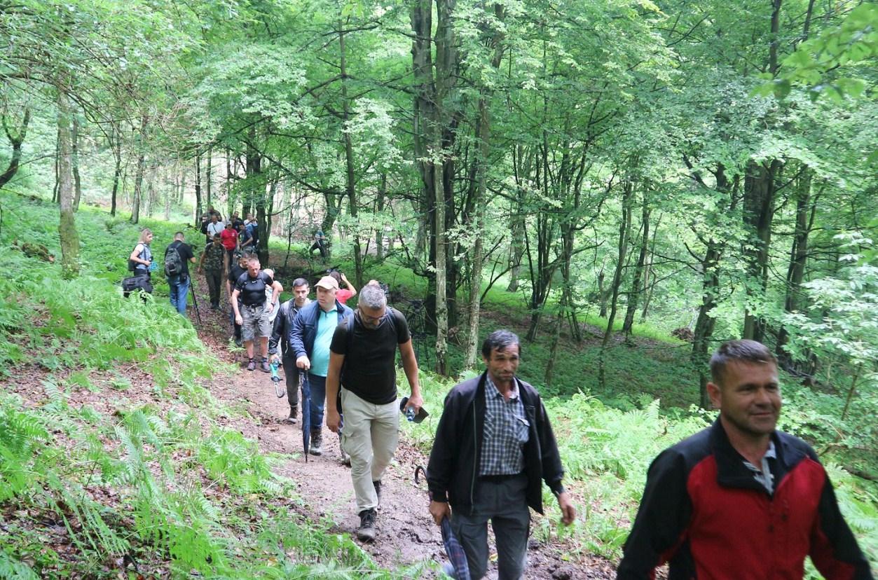 Učesnici "Marša mira" - Avaz