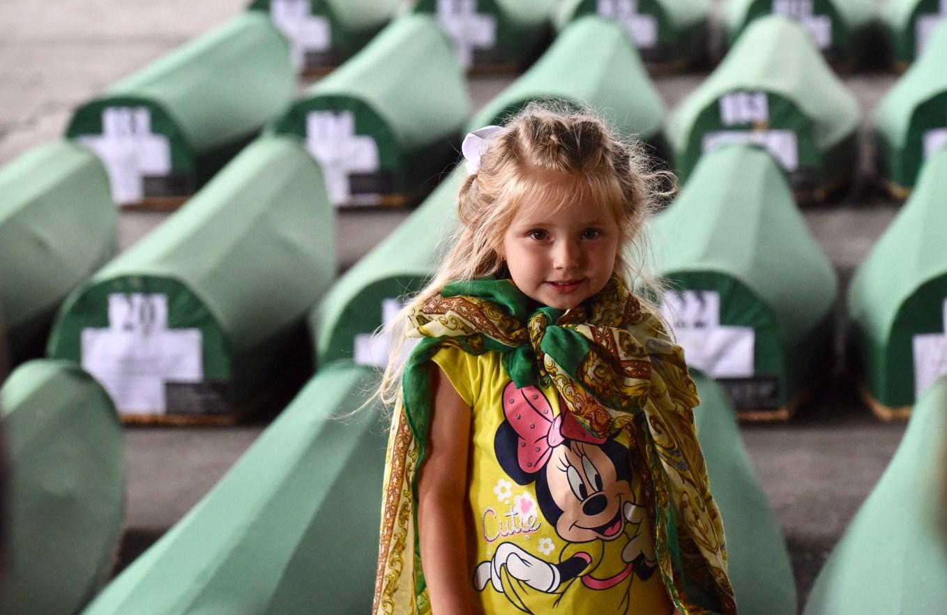 Sabaheta Hasanović preživjela genocid u Srebrenici i dovela unuku: Svima će proučiti Fatihu i neka zna šta se desilo