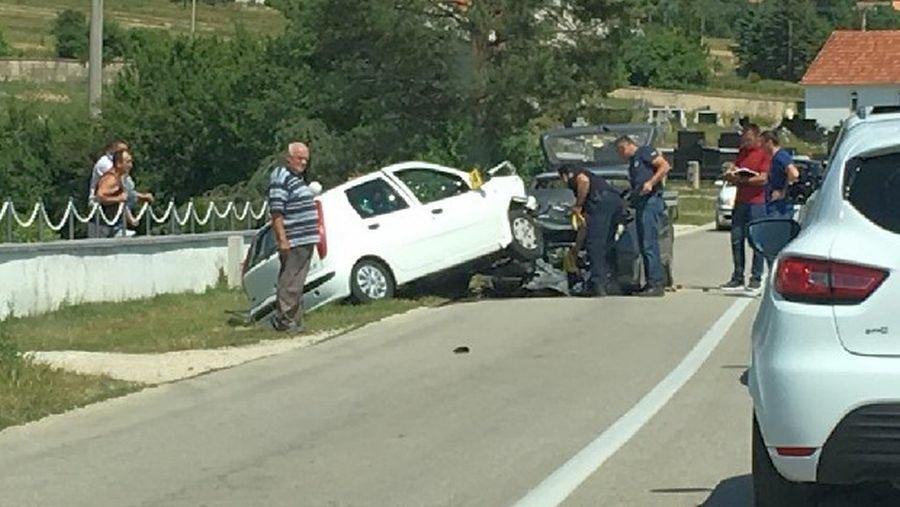 Stravična nesreća kod Livna: Poginuo muškarac, među povrijeđenima i djevojčica