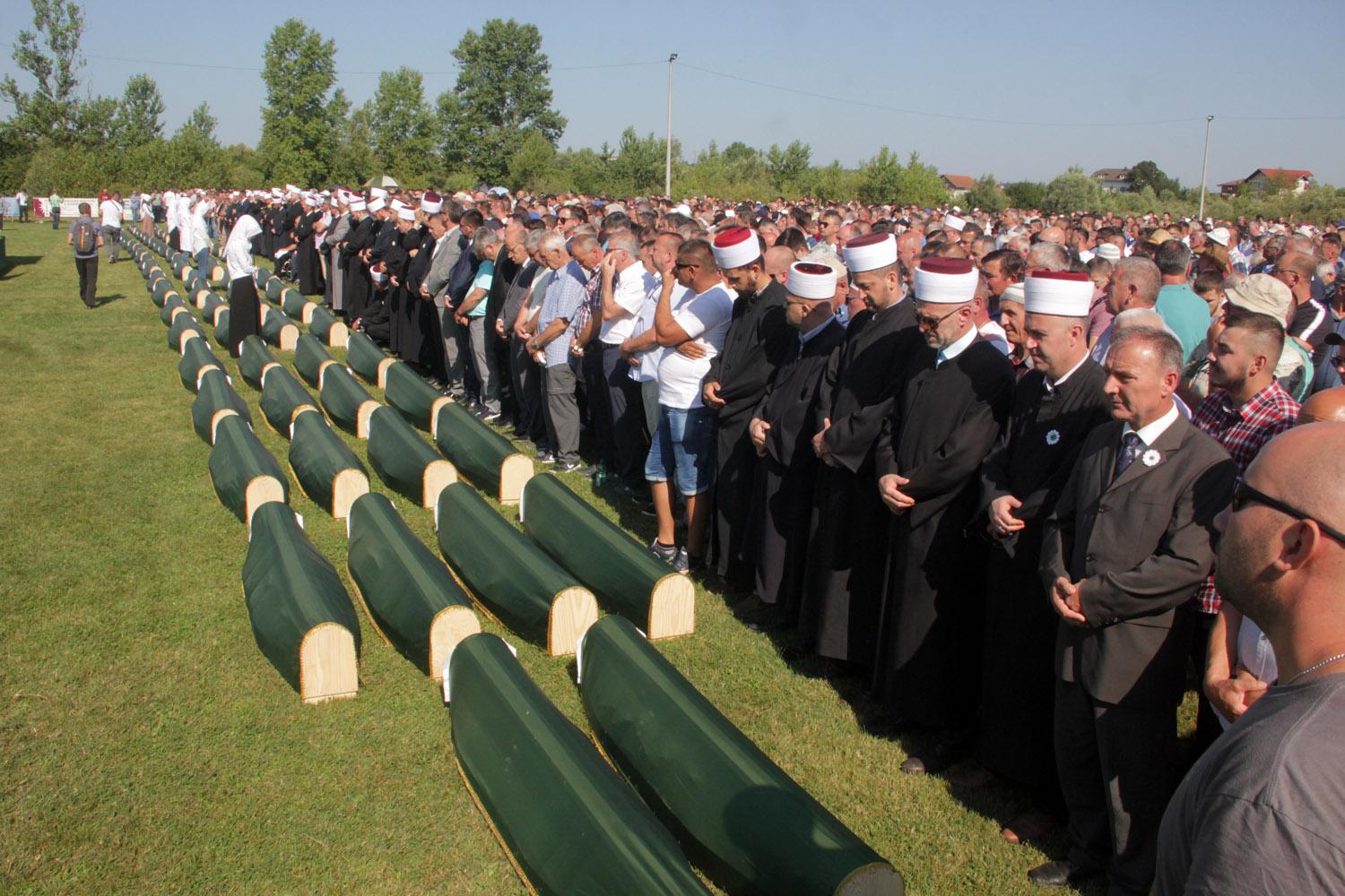 Klanjana dženaza za 86 Bošnjaka - Avaz