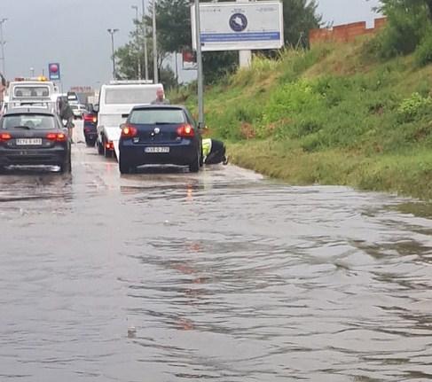 Saobraćaj se teško odvija u Mostaru - Avaz