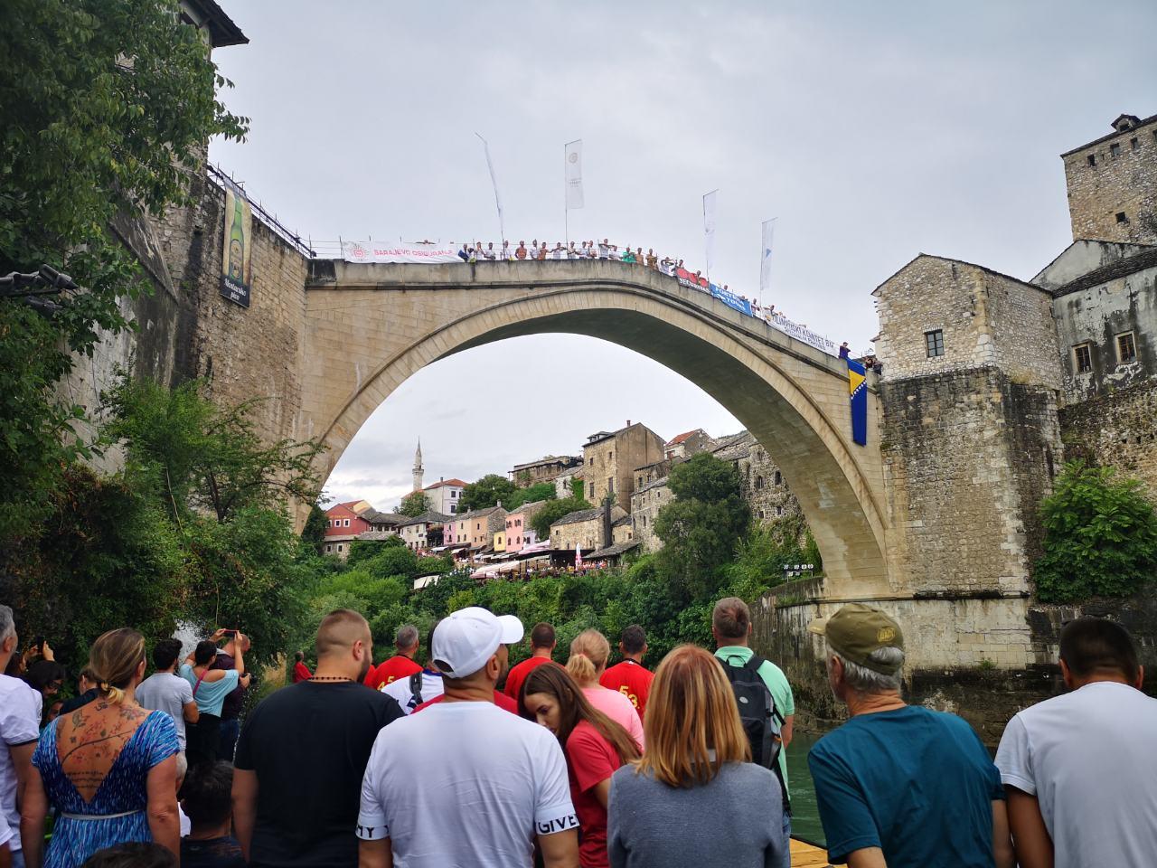 Počeli 453. skokovi sa Starog mosta: Da li će Lorens Listo stići Emira Balića