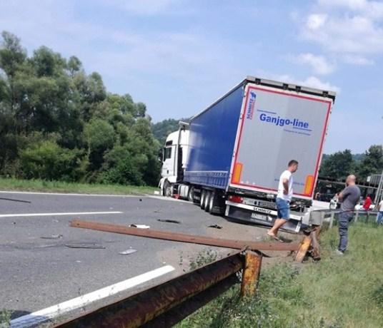 Maglaj: Vozač Škode povrijeđen nakon sudara s kamionom