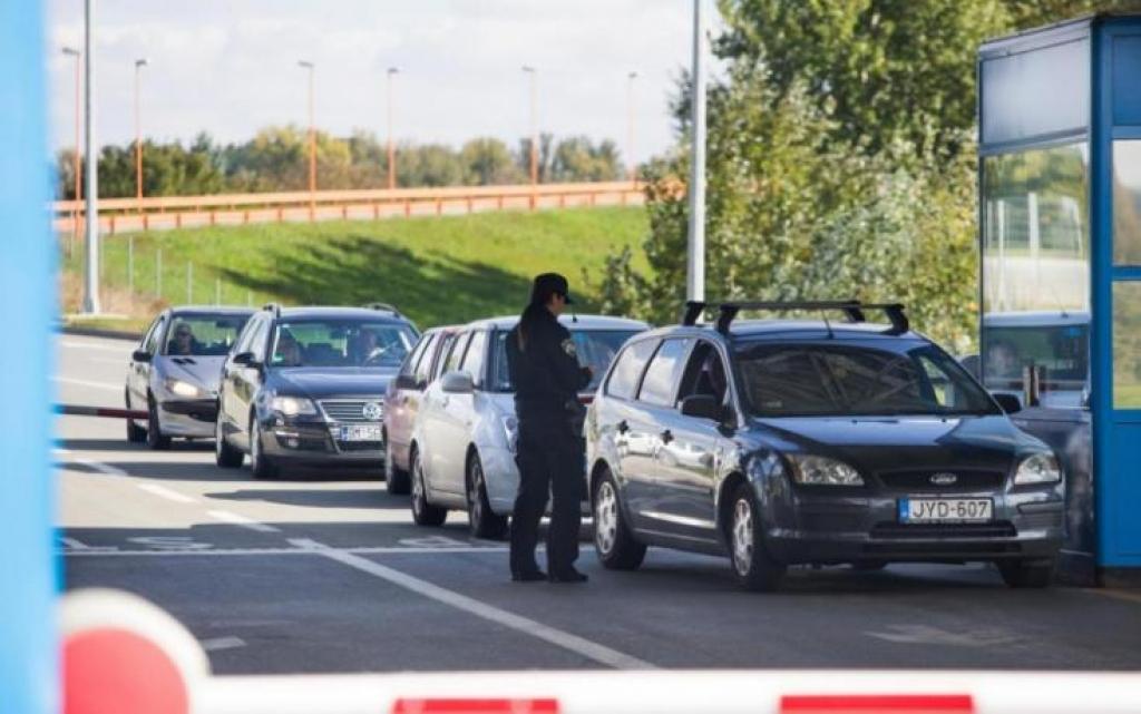 Pojačan promet vozila u gradskim centrima i na graničnim prijelazima