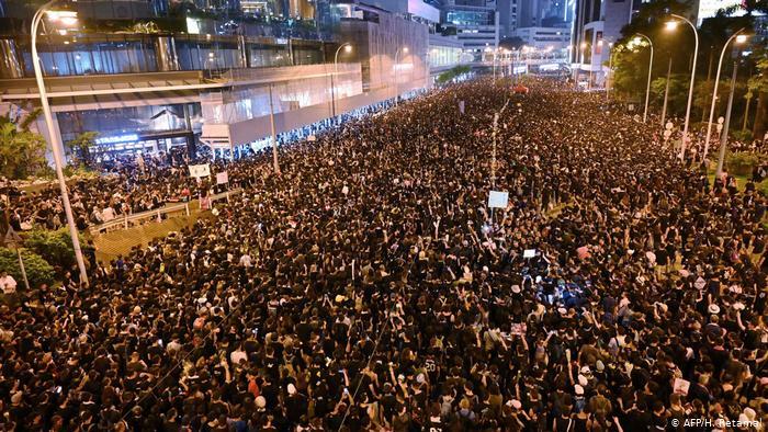 Protesti u Hong Kongu: Neće prestati dok svih pet uvjeta ne bude ispunjeno - Avaz