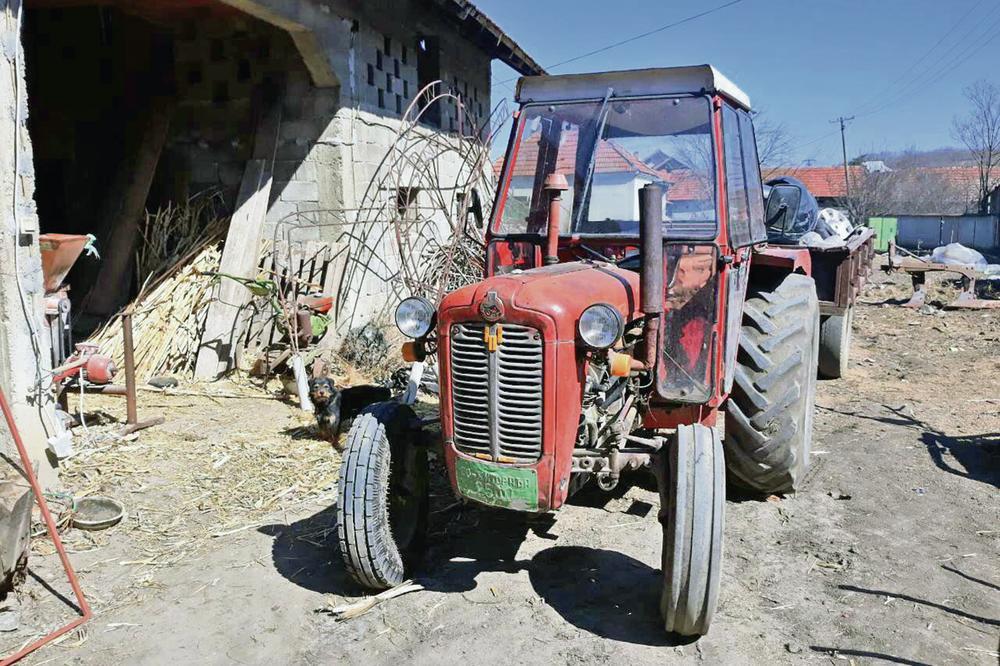 Nesreća kod Požege: Prevrnuo se u traktoru i poginuo