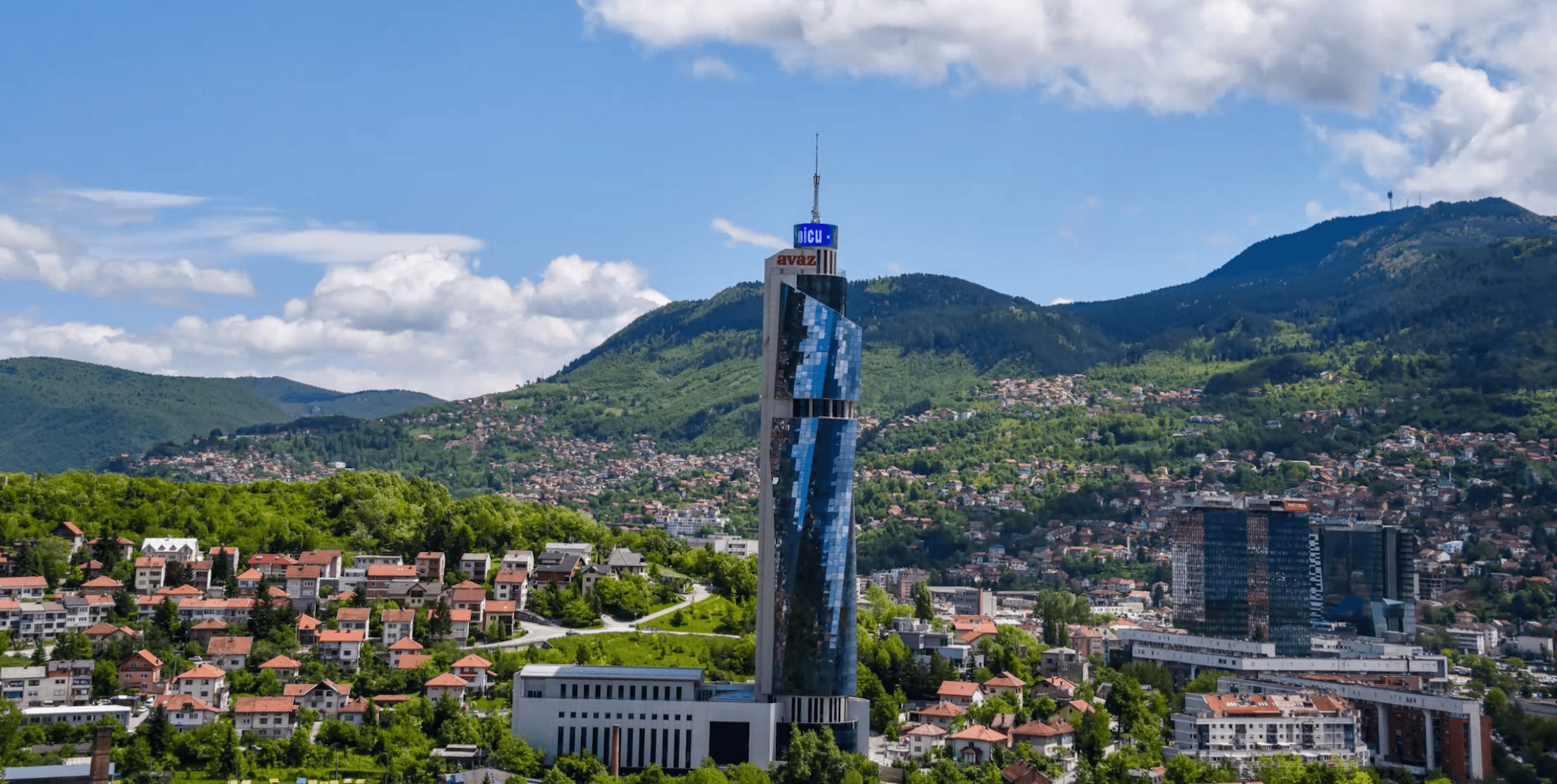 Turisti iz Slovenije posjetili Avaz Twist Tower: Oduševljeni pogledom na glavni grad BiH