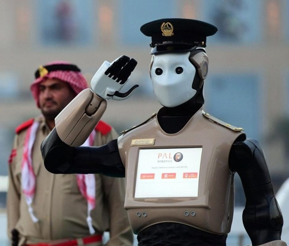 Robot policajac u Dubaiju - Avaz