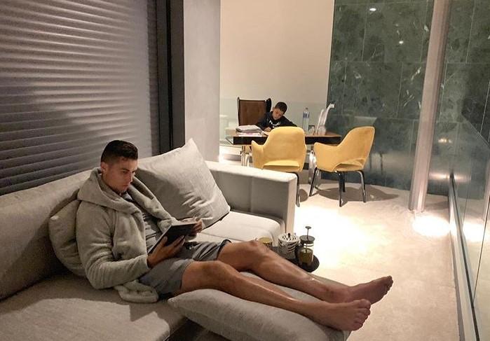 Dok je Mesi primao nagradu, Kristijano Ronaldo se oglasio na Instagramu