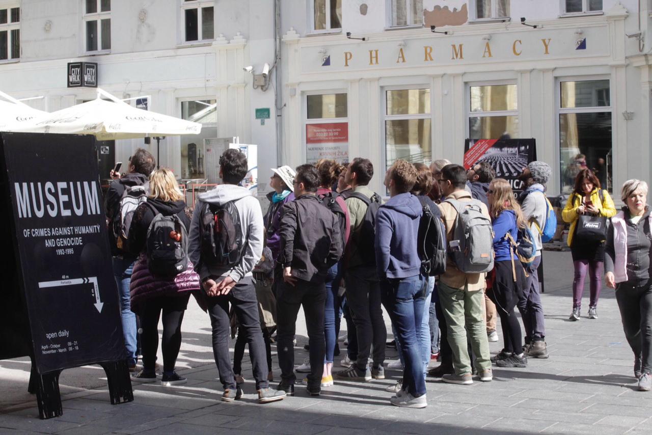 Centar Sarajeva prepun šetalaca i turista - Avaz