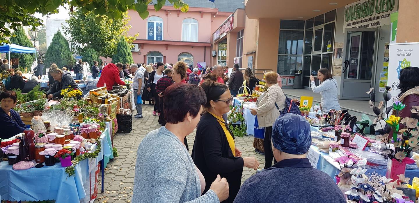 Na tezgama ljekovito bilje, rukotvorine i domaći proizvodi