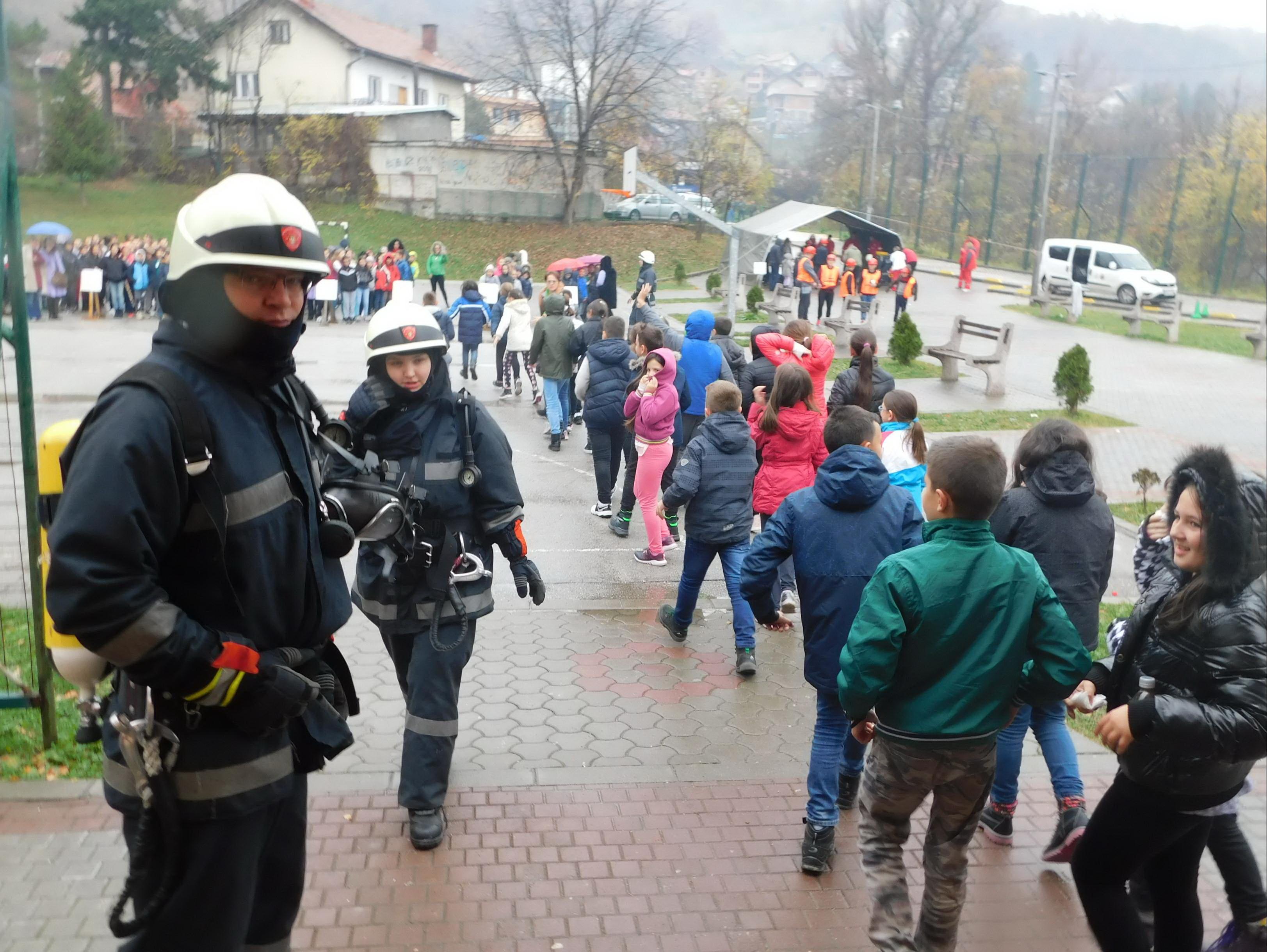 Simulacija požara u školi