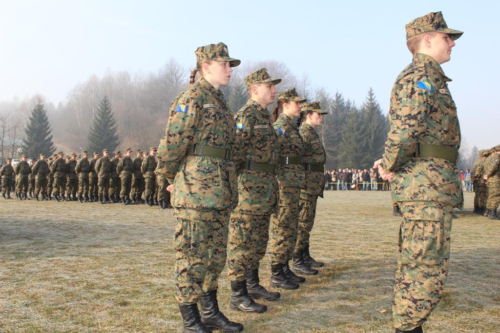 Svečano postrojavanje komandi i jedinica Oružanih snaga BiH u Rajlovcu