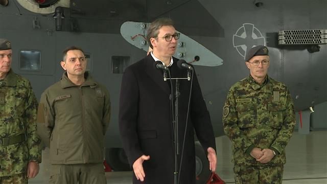 Vučić: Odluka da se stane s nabavkom novog naoružanja za Vojsku Srbije je samo naša