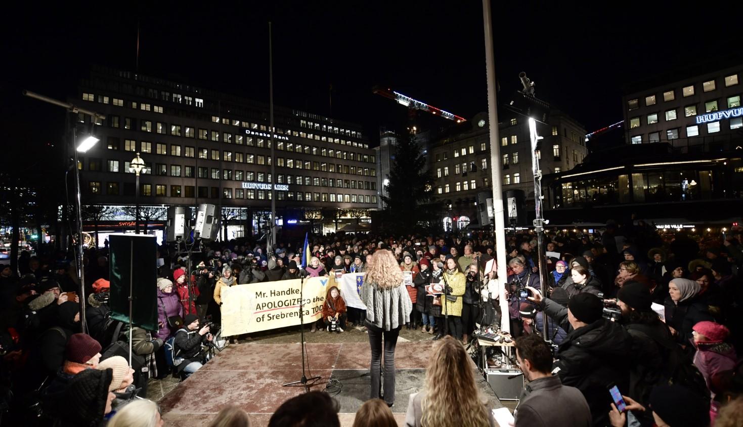 Veliki broj građana protestiralo u Štokholmu - Avaz