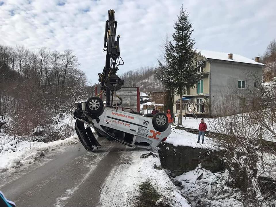 Angažovana i šlep-služba - Avaz