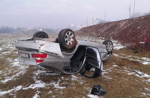 Nesreća na Ilidži: Prevrnuo se BMW