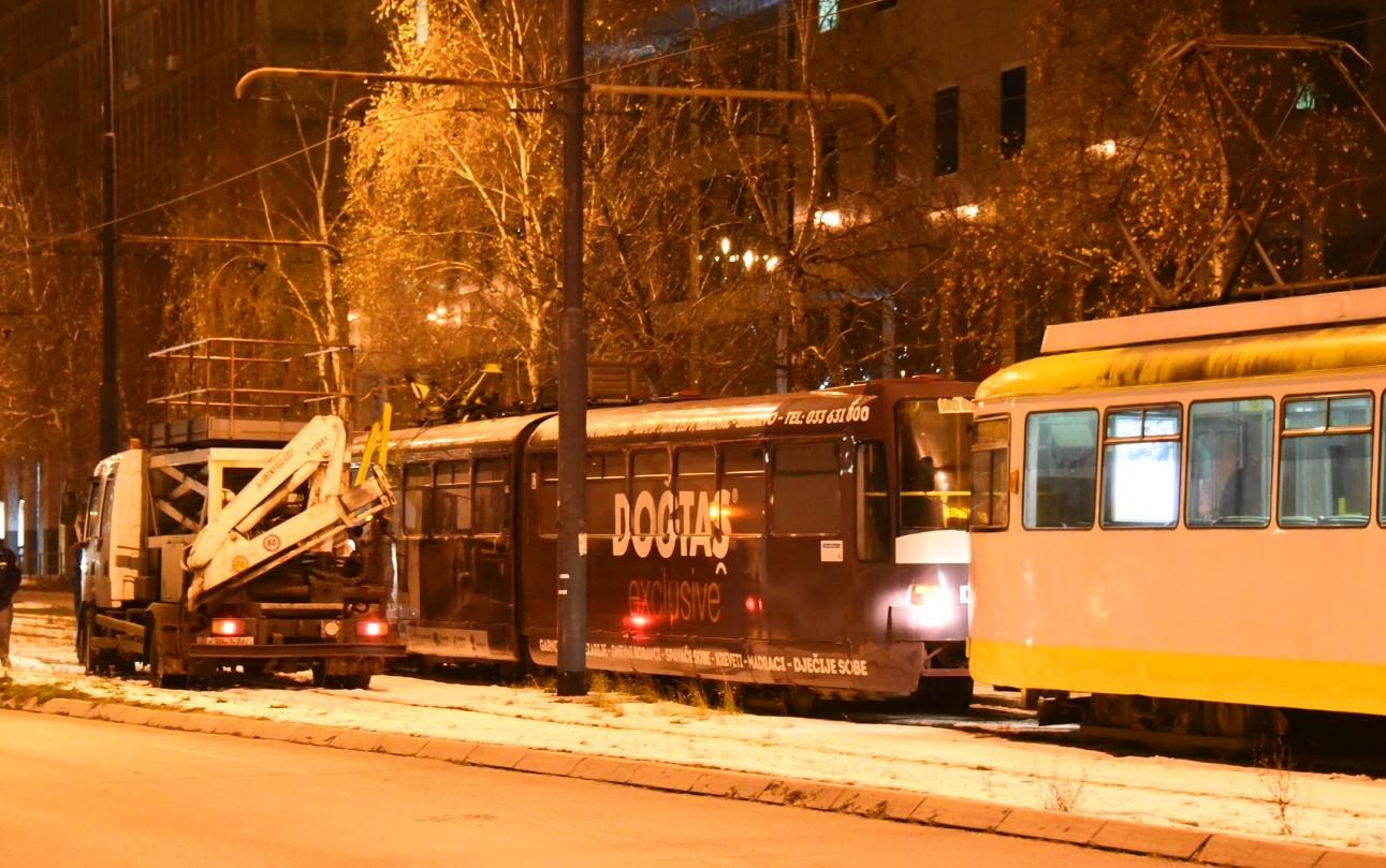 Neprilike: Pukao pantograf, tramvaj stao na skretanju kod Tehničke škole