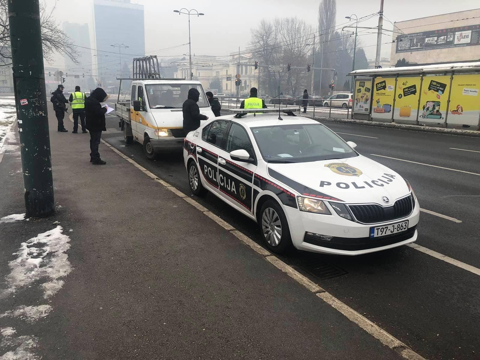 Uzbuna u Sarajevu: Zrak je izuzetno opasan, inspektori na terenu, policija isključuje automobile iz saobraćaja