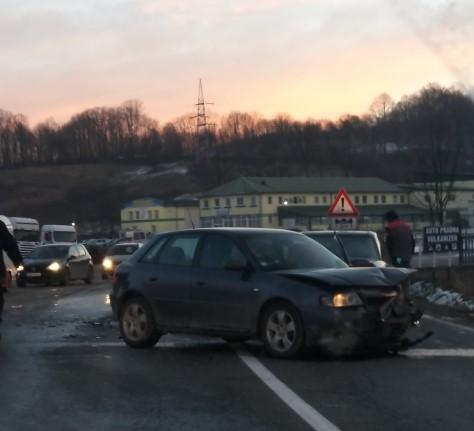 Udes kod Srebrenika: Sudarila se tri vozila, nema povrijeđenih