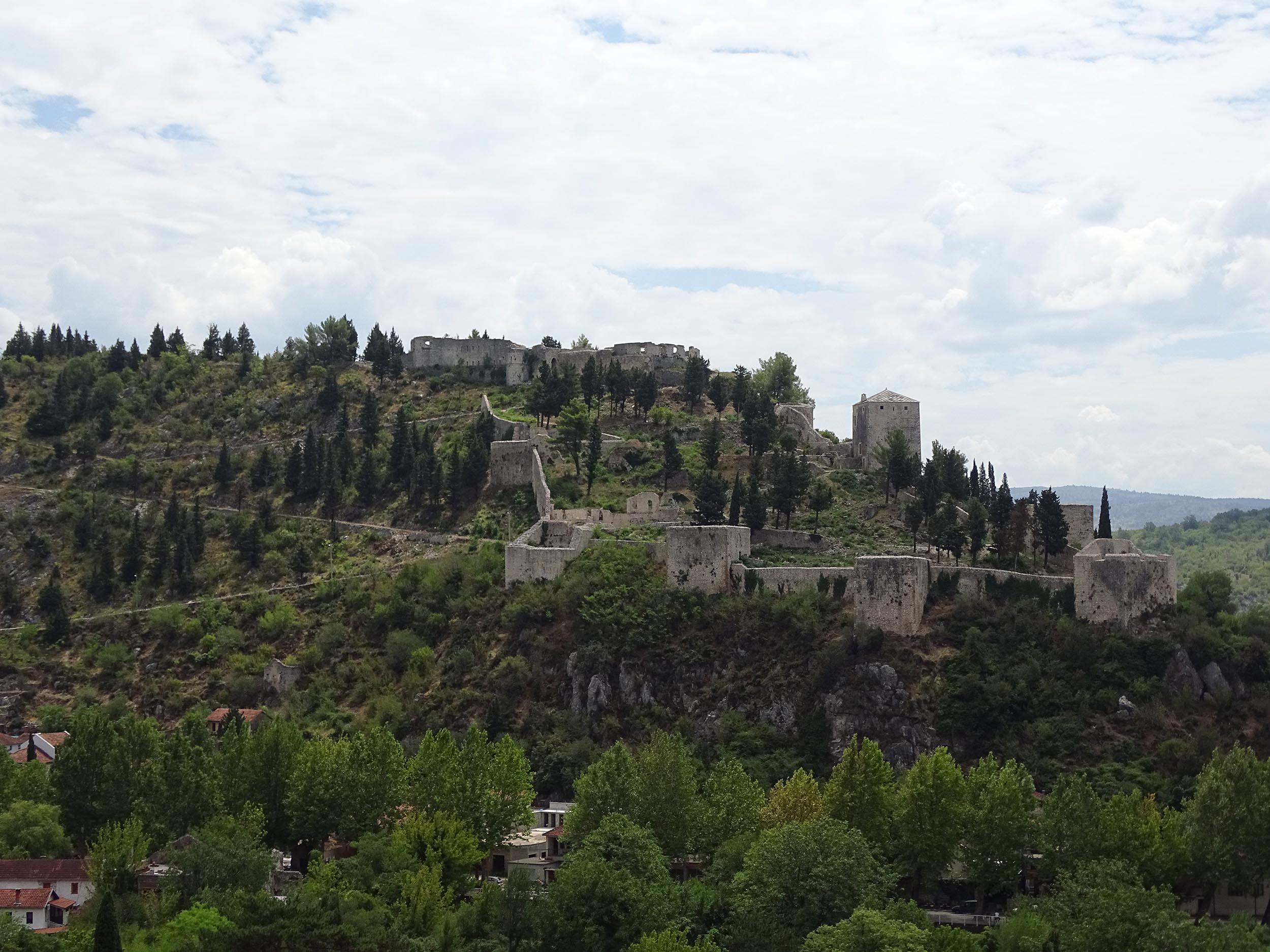 Stari grad u Stocu: Naloženo uklanjanje kamenog križa - Avaz