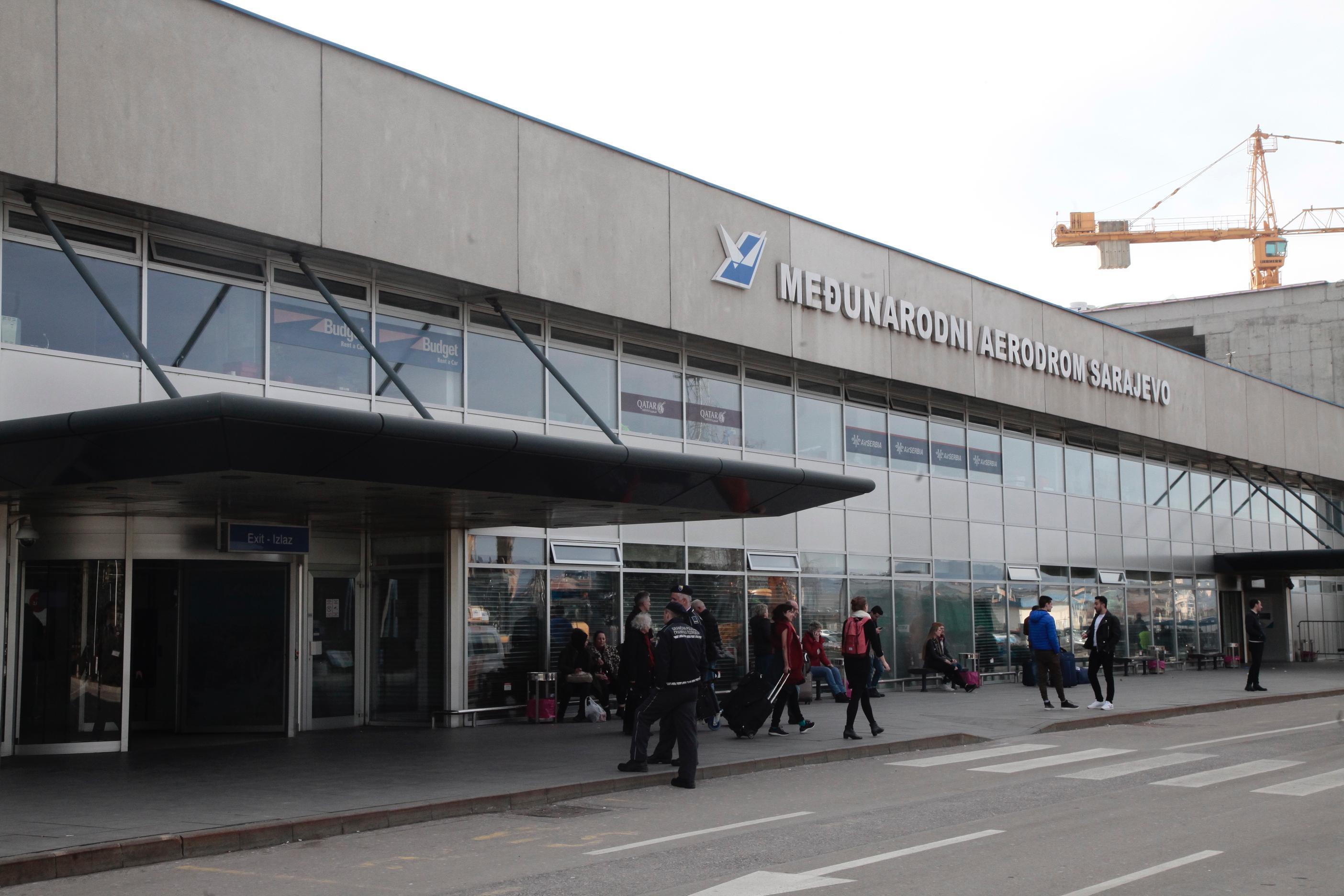 Na Aerodromu Sarajevo zbog koronavirusa postavljen punkt za skeniranje putnika