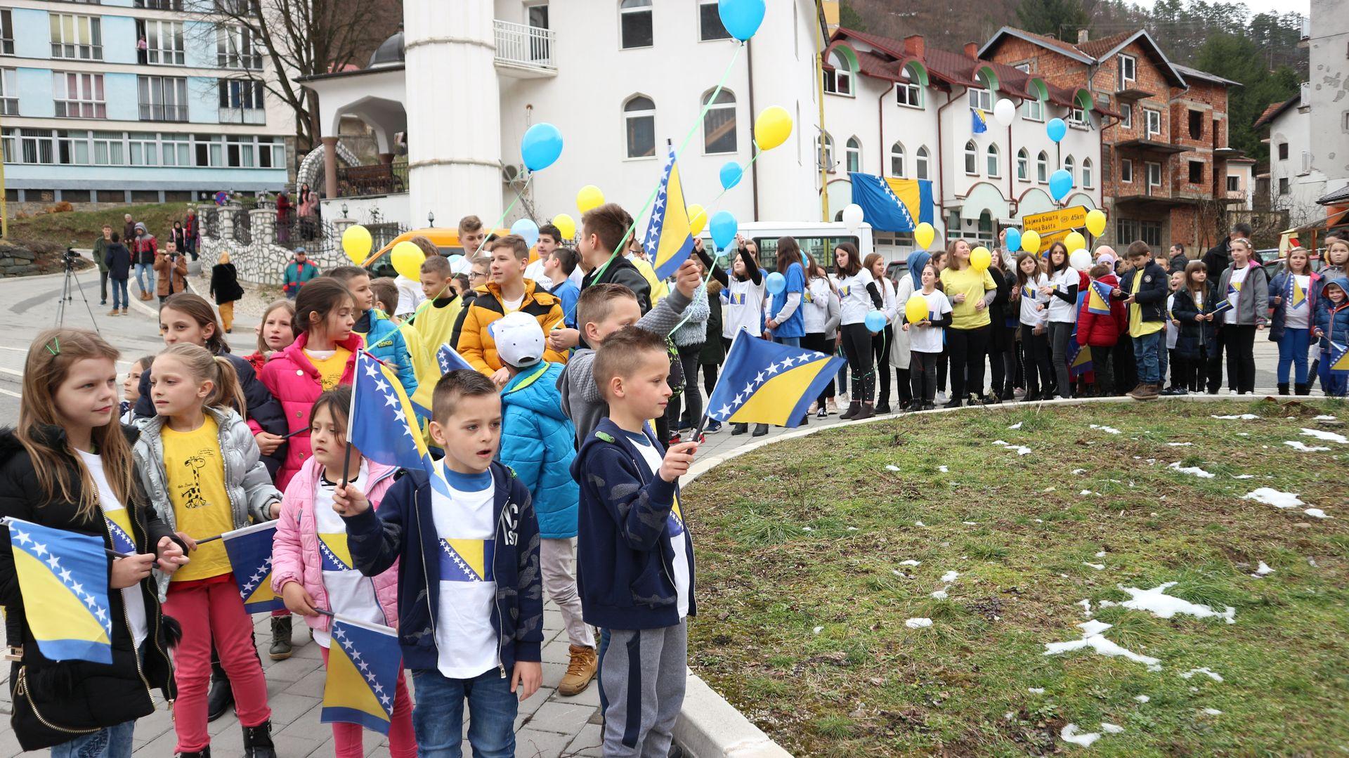 Djeca se okupila u centru Srebrenice - Avaz