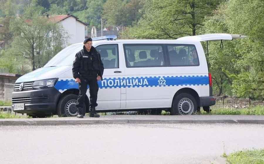 Policija ušla u stan - Avaz