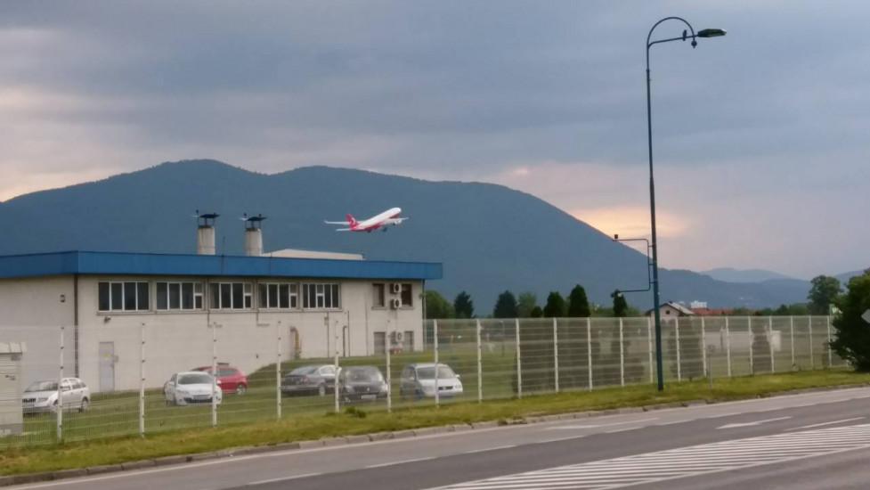 S Aerodroma Sarajevo otputovalo 77 putnika iz više zemalja