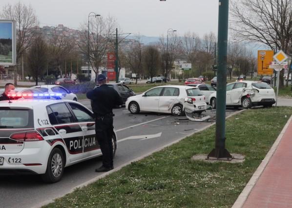 Policija obavlja uviđaj - Avaz