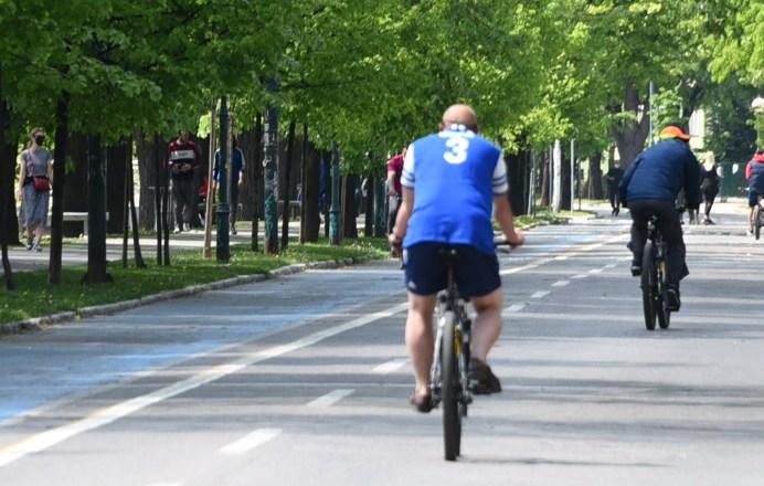 Brojni građani na ulicama - Avaz