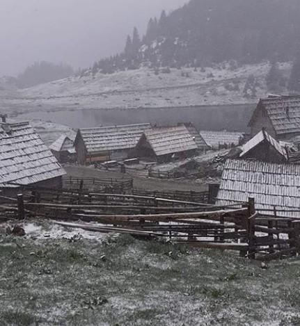 Kiša prešla u snijeg - Avaz